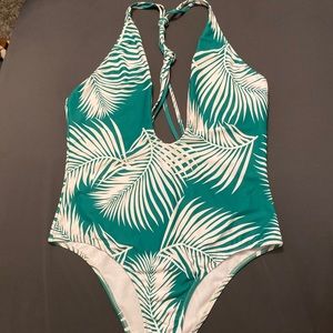 Cupshe one piece swimsuit, size L